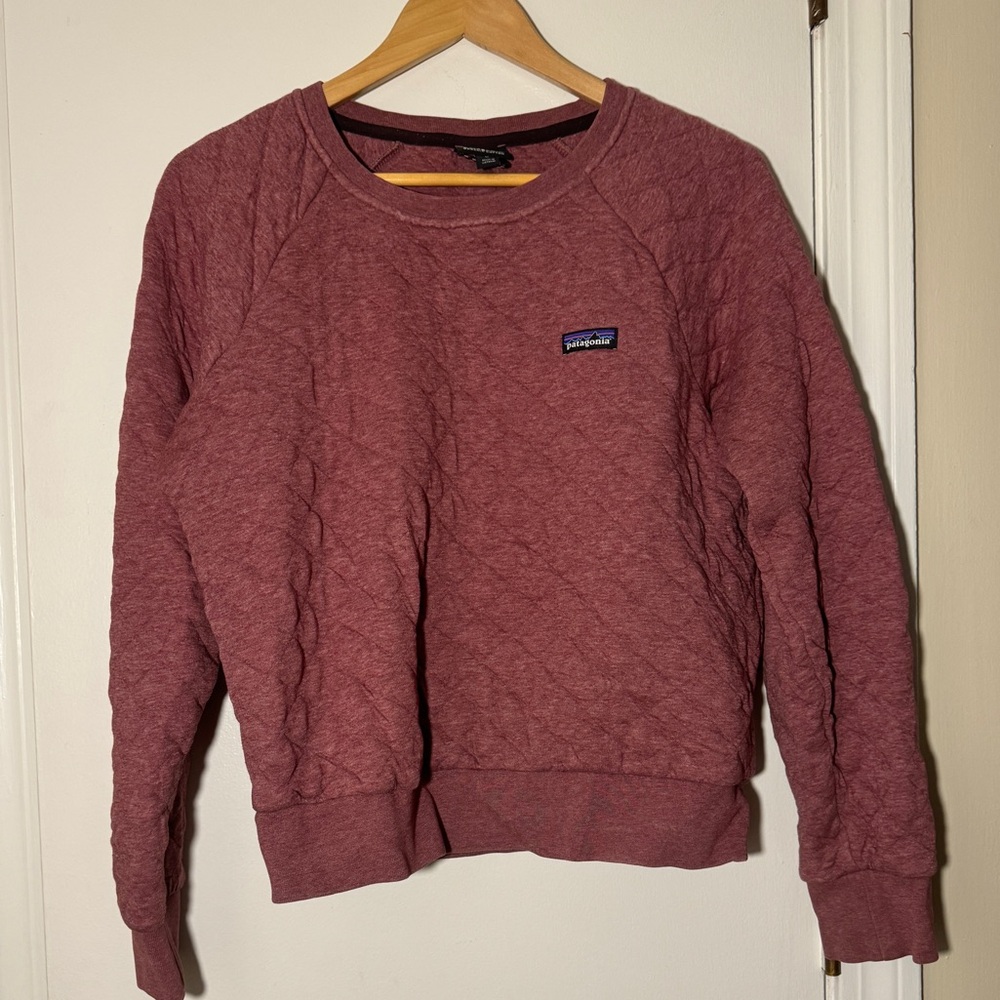 Patagonia organic cotton quilted pullover, women’s medium. Pink/mauve color